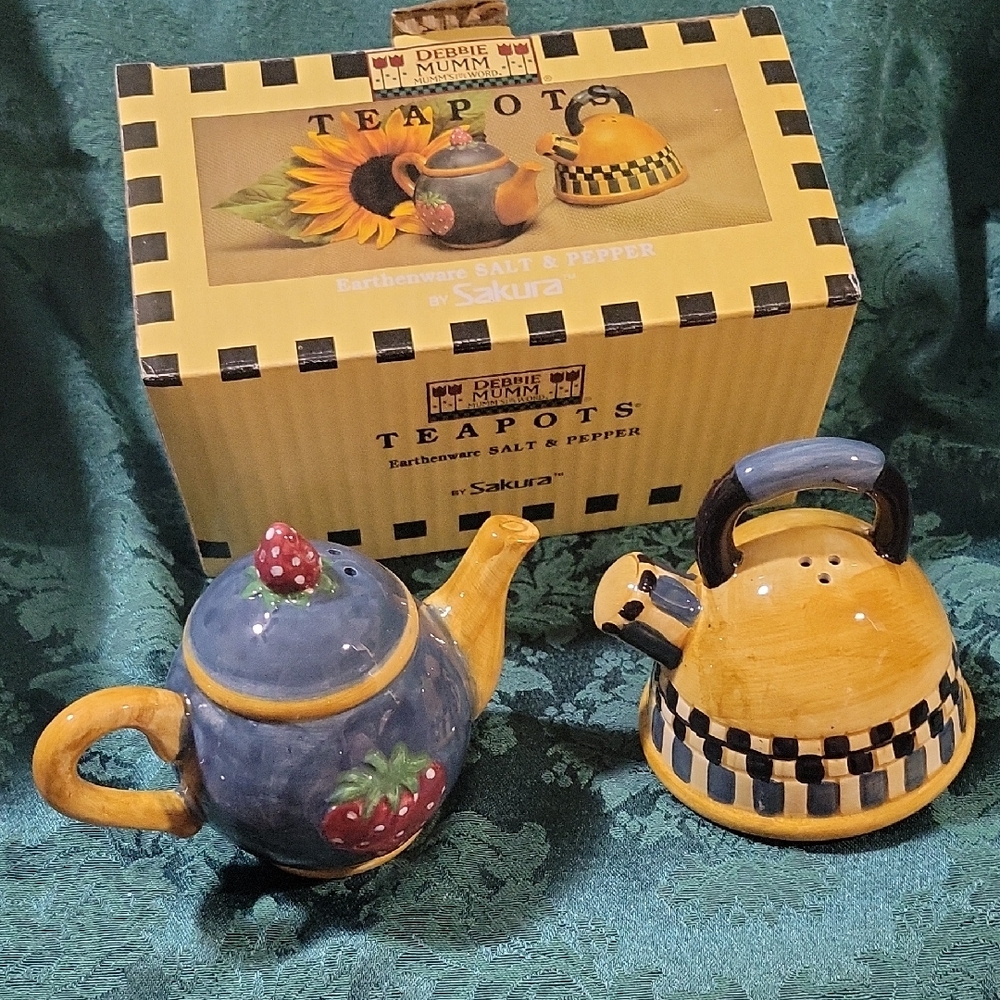 Sakura Teapot Salt & Pepper Shakers - Blue and Yellow New